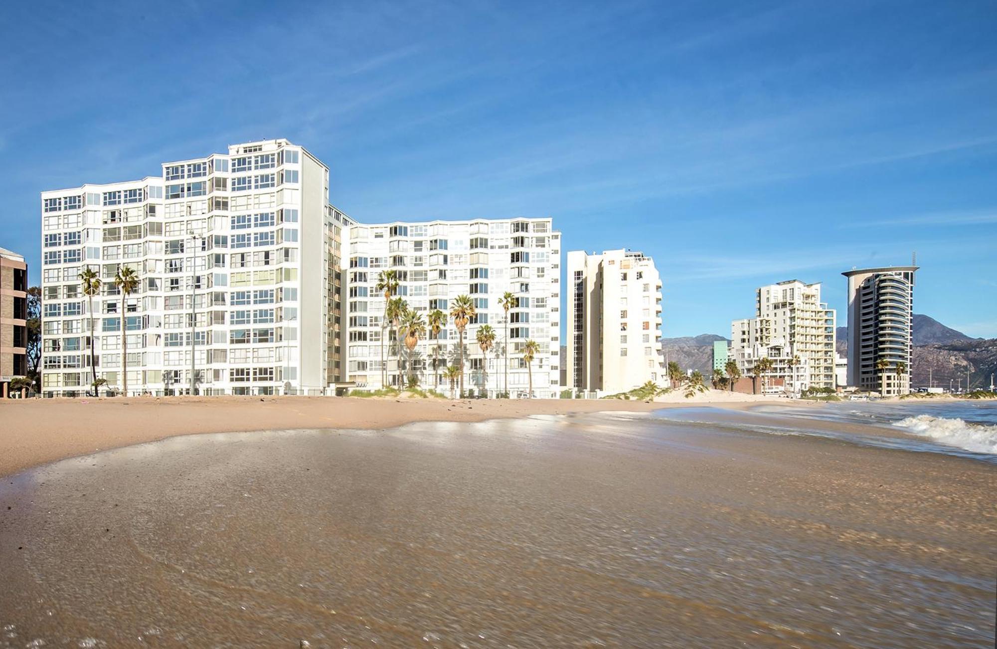 Seaside Sunsets Apartment