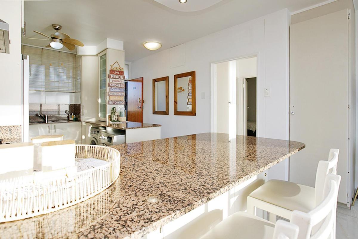 Seaside Sunsets Apartment *
