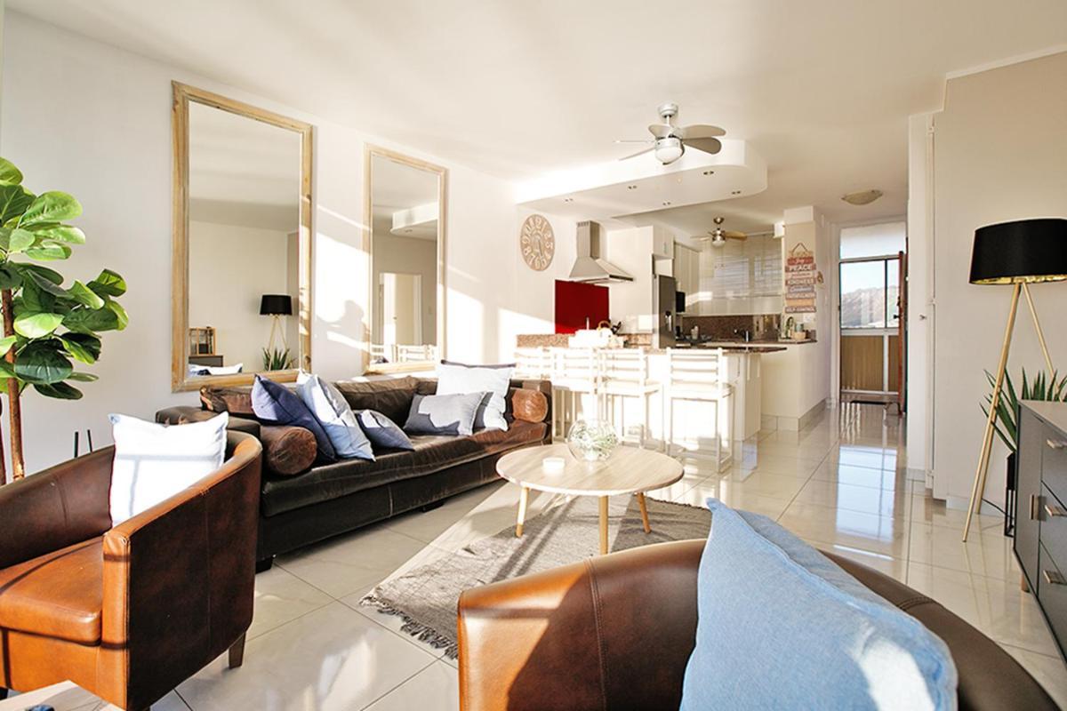 Seaside Sunsets Apartment